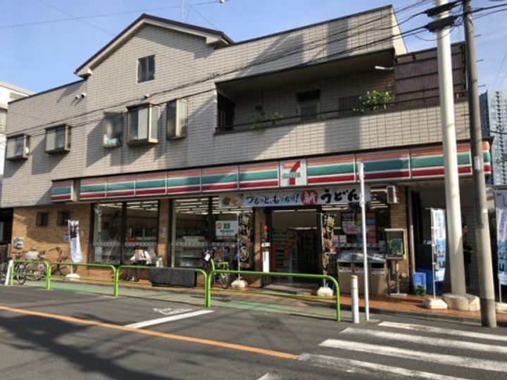 スプルースの周辺