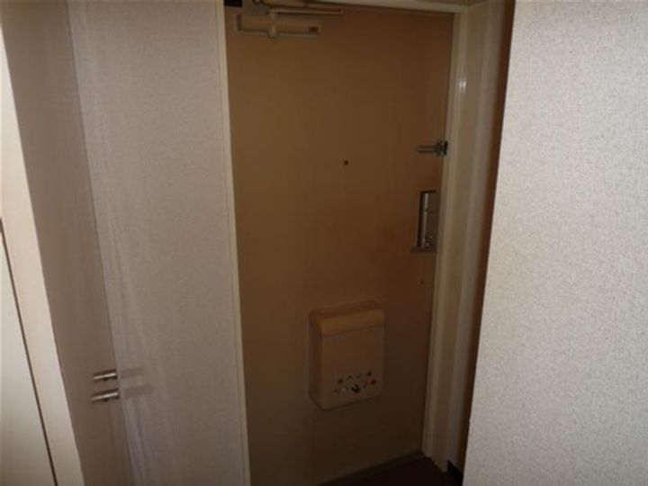 東京都台東区今戸2(マンション)の賃貸物件の玄関