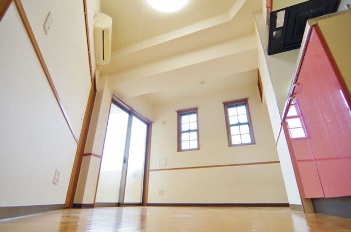 OZEKI2マンションの居間