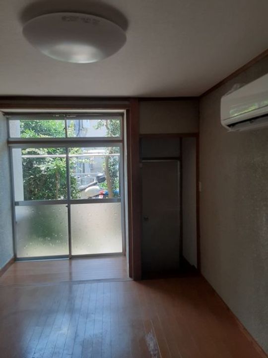 小泉マンションの内装