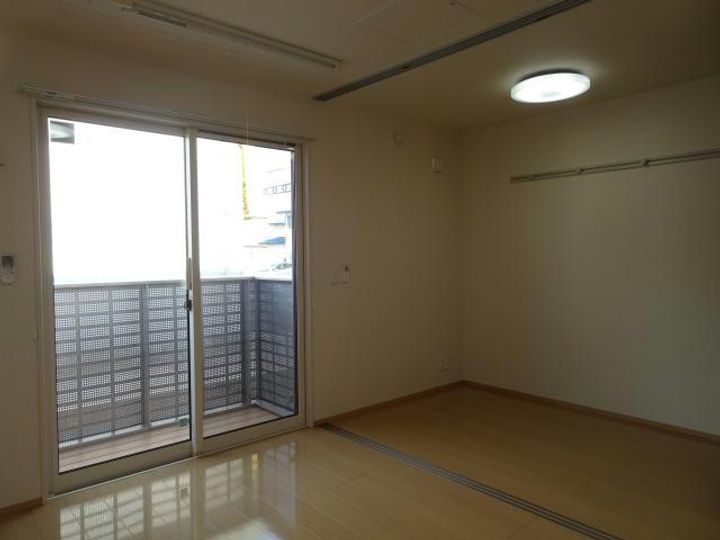 メゾンHANAZAWAの居間