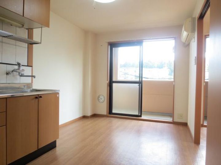 茨城県ひたちなか市大字稲田(アパート)の賃貸物件の居間