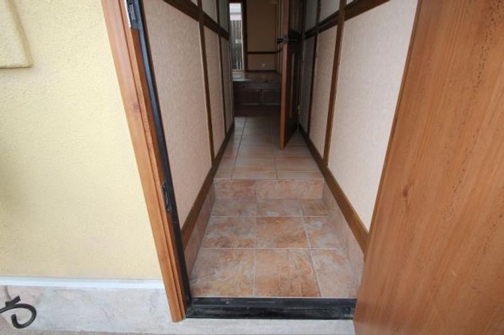 静岡県浜松市中央区上島4(一戸建)の賃貸物件の玄関