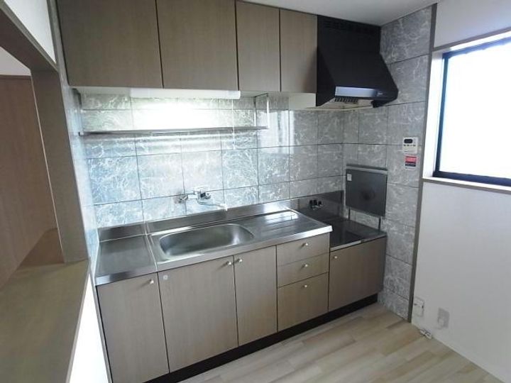 岐阜県岐阜市岩田東3(アパート)の賃貸物件のキッチン