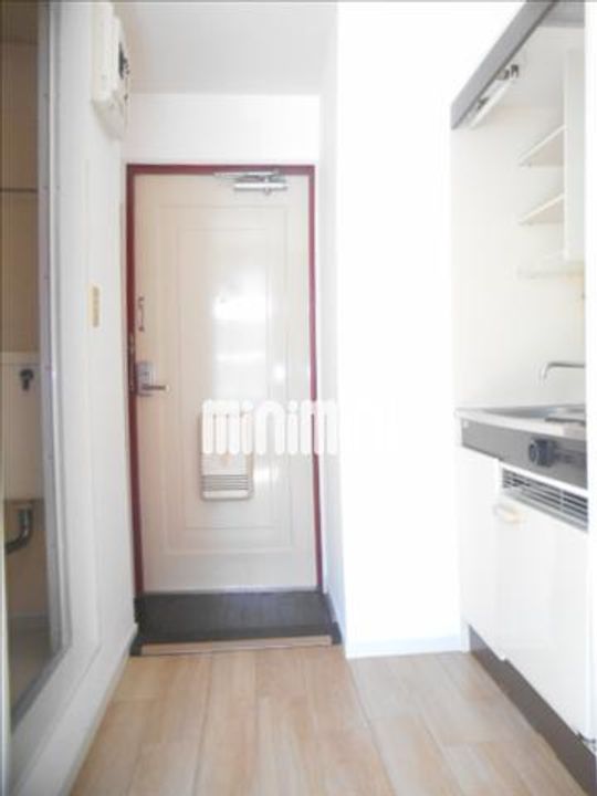 シンセア清水の玄関