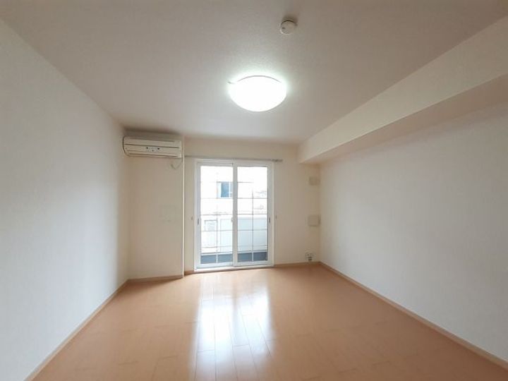 レジデンス須恵IIの居間