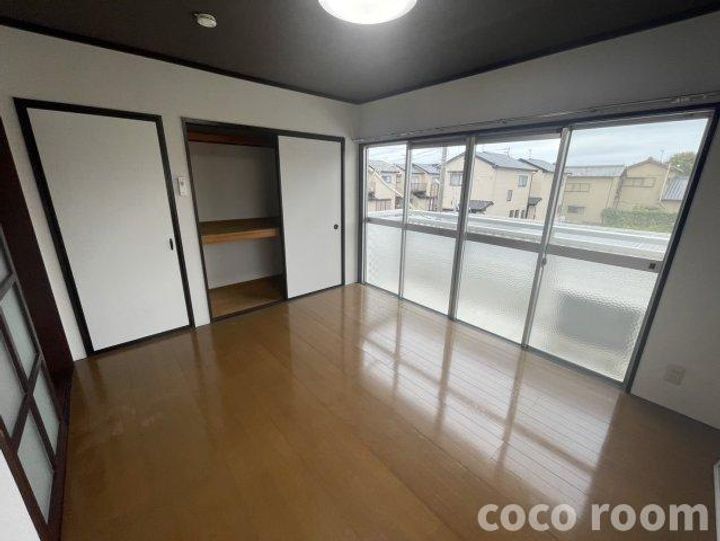 静岡県焼津市五ケ堀之内(アパート)の賃貸物件の居間