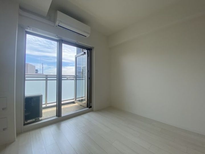 大阪府大阪市淀川区十三本町2の賃貸マンションの居間