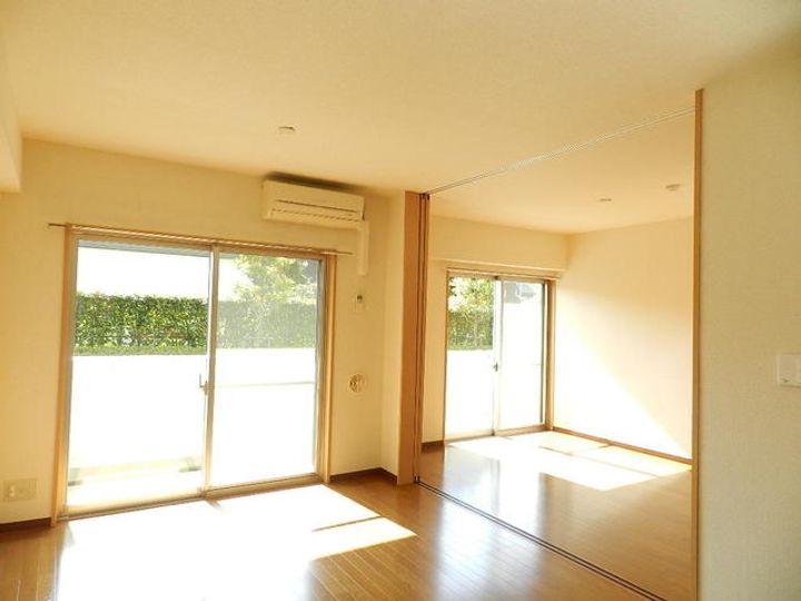 フォンテーヌIIの居間