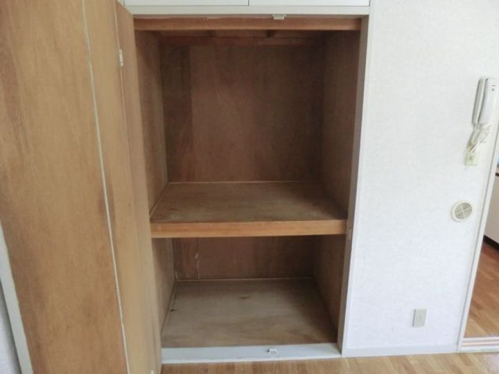 クレスコート国立の内装