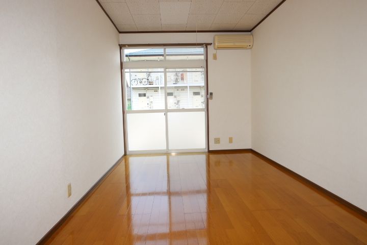 グランディール A104の居間