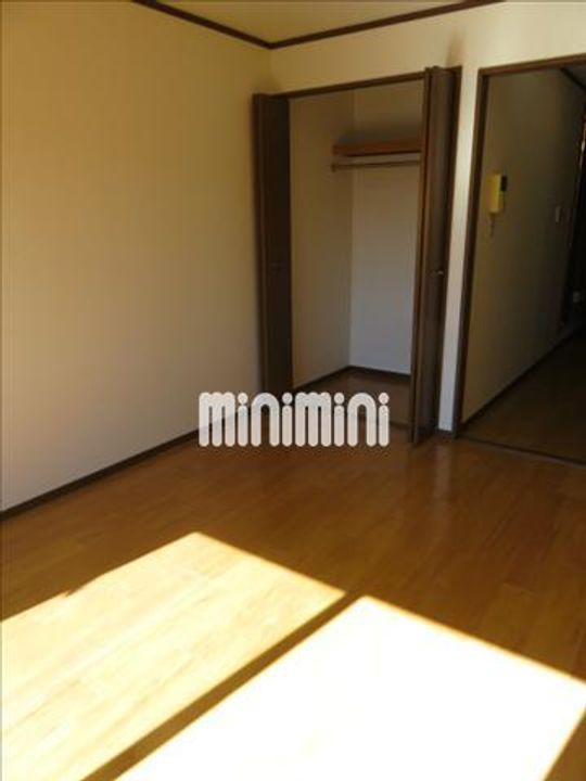 アンフィニ大澤 A棟の居間