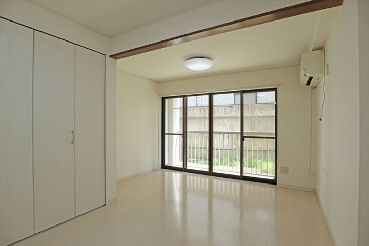 学生第一コーポの居間