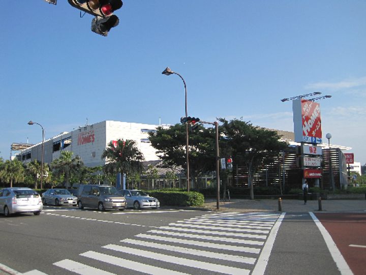 コリネスの周辺