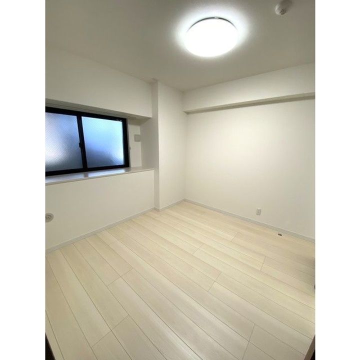 LIBTH原水の内装