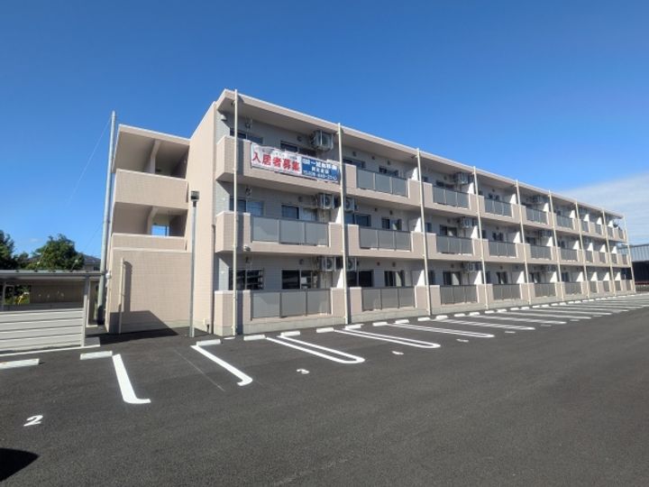 エクセラン阿見の外観