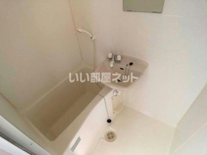 メゾンソレイユの風呂