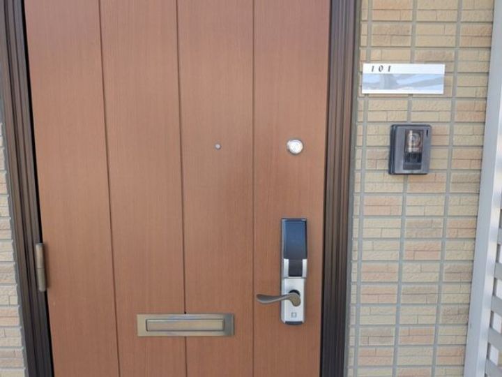 グリーンガーデンの玄関