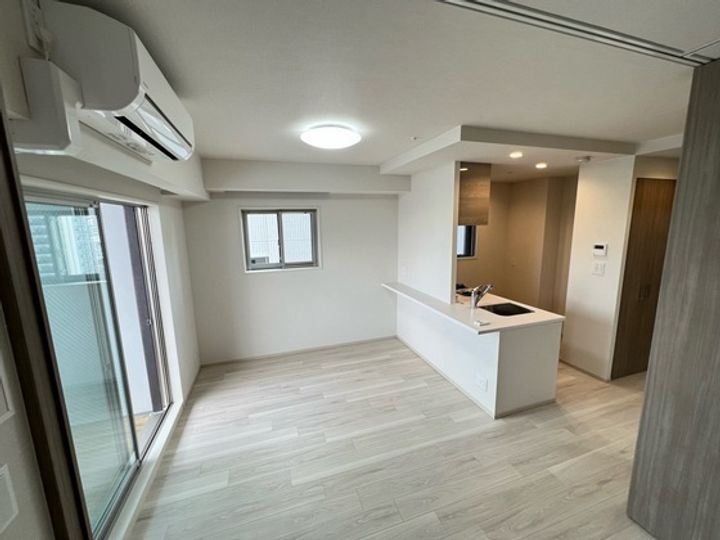 プレサンスロジェ岡山駅元町の居間