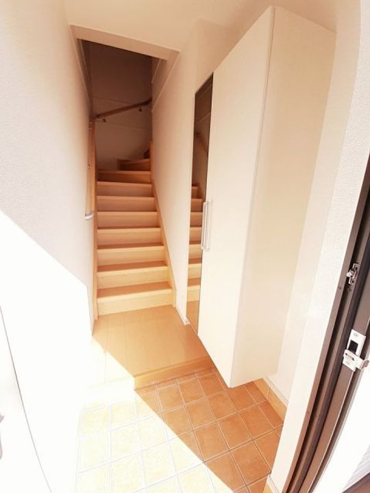 大阪府貝塚市三ツ松(アパート)の賃貸物件の玄関