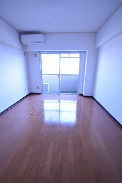 東邦ハイツの居間