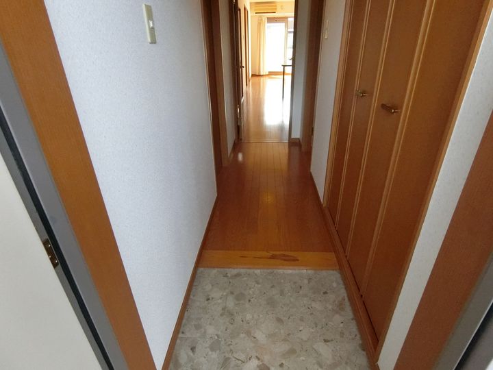 宮城県岩沼市たけくま2(マンション)の賃貸物件の玄関