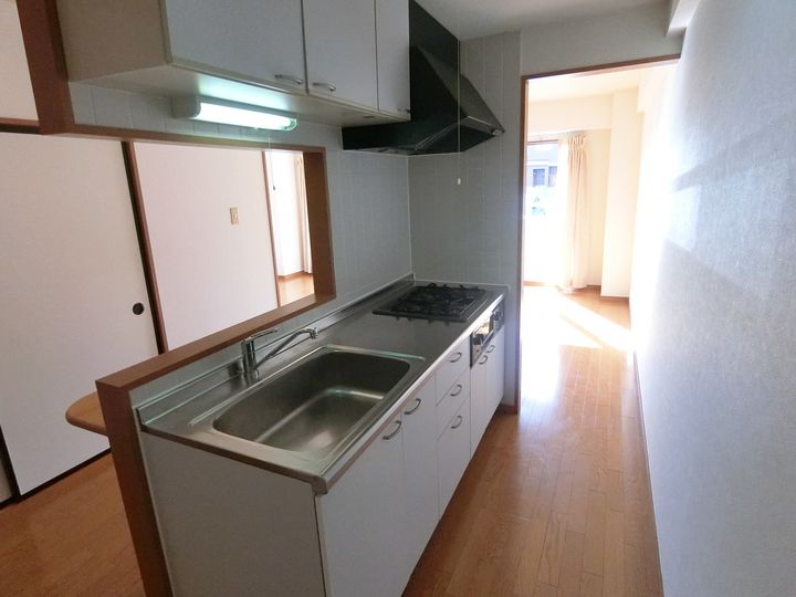 宮城県岩沼市たけくま2(マンション)の賃貸物件のキッチン