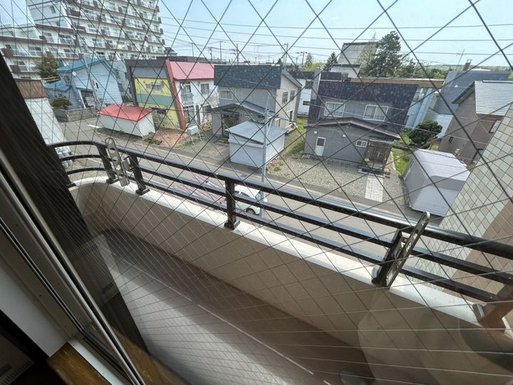 北海道岩見沢市六条東12(マンション)の賃貸物件の地図