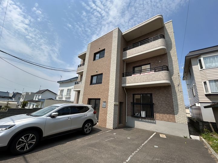 北海道岩見沢市六条東12(マンション)の賃貸物件の外観