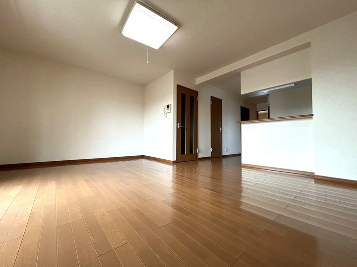 北海道岩見沢市六条東12(マンション)の賃貸物件の居間