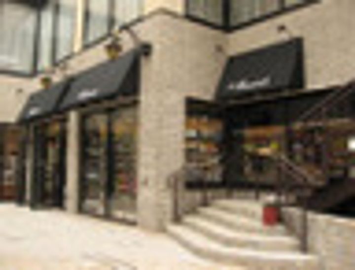 東京都港区南青山2(マンション)の賃貸物件の周辺