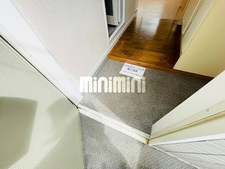 サンパレスの玄関