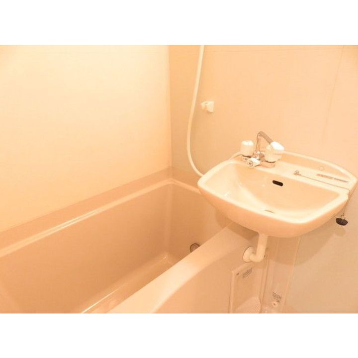 リブタス中野江原町の風呂