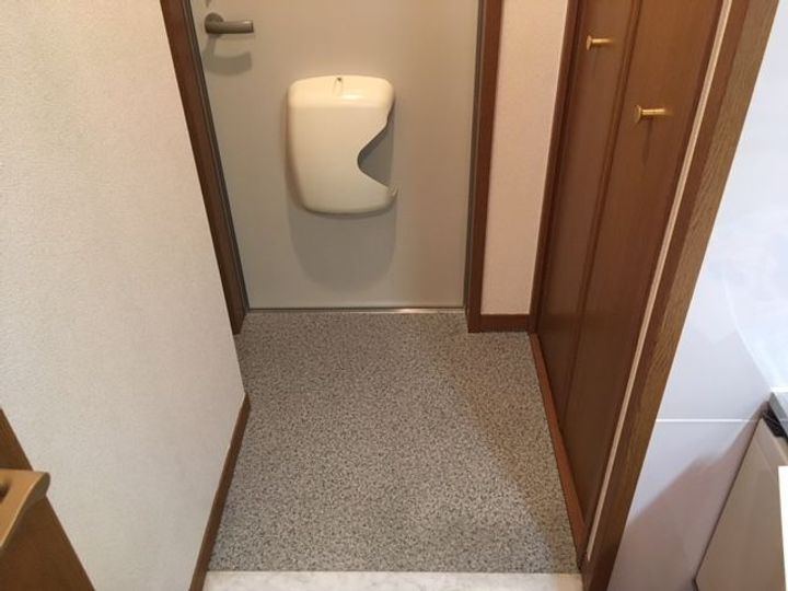 和歌山県和歌山市北新2(アパート)の賃貸物件の玄関