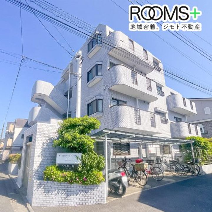 シャイニーエイトの外観