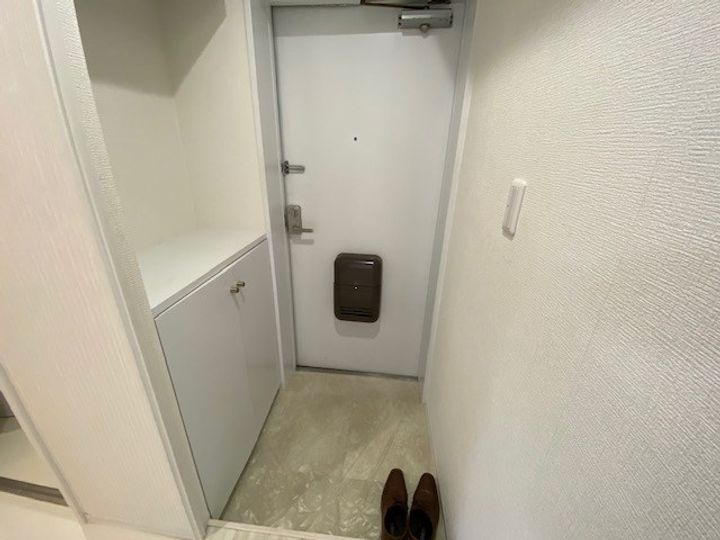 第6三井ビルの玄関