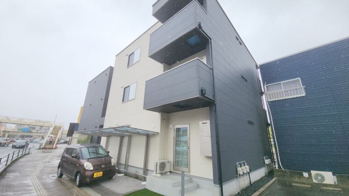 空とひだまりのラ・ルフレの外観