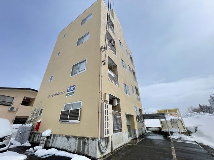 リバーサイドマンションの外観