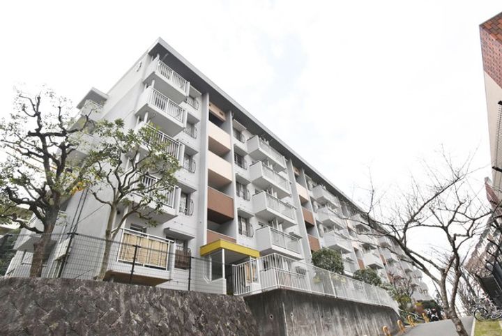 UR千里春日台の外観