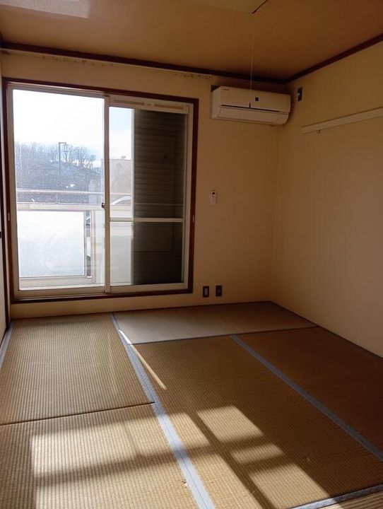 サイレンス高山IIIの居間