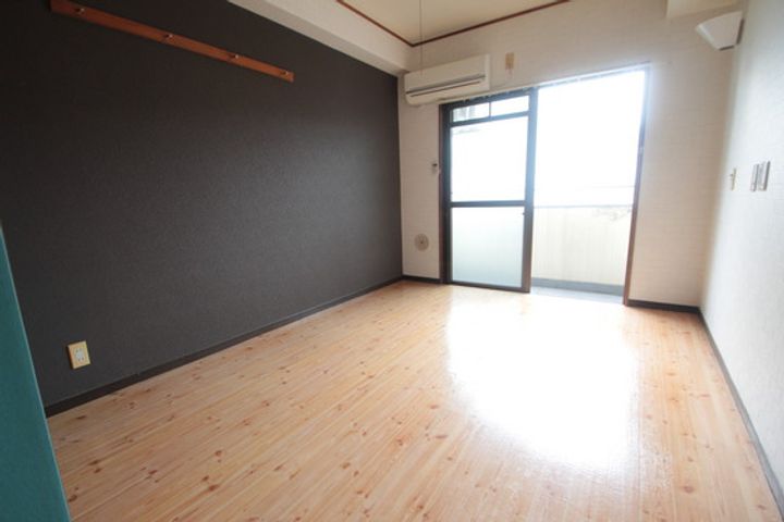 アルヴェール庚午の居間