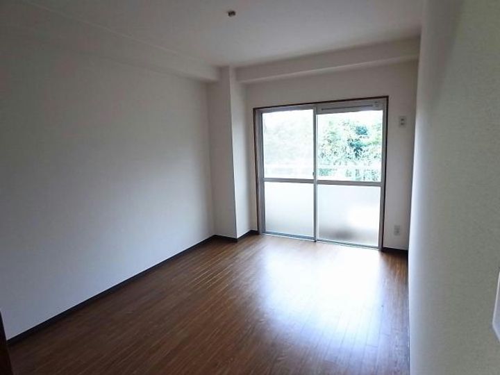 岐阜県各務原市那加雲雀町(マンション)の賃貸物件の居間