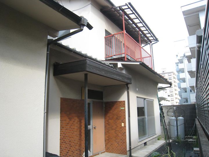 広島県広島市安佐南区緑井2(一戸建)の賃貸物件の玄関