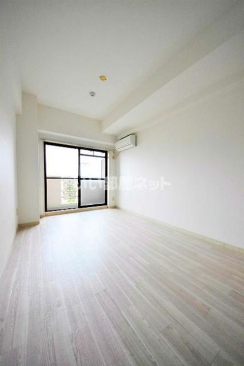 奈良県大和高田市神楽3(マンション)の賃貸物件の居間