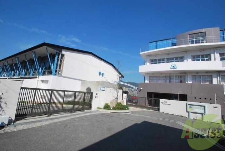 ヴィラナリー雲雀丘 2号棟の周辺