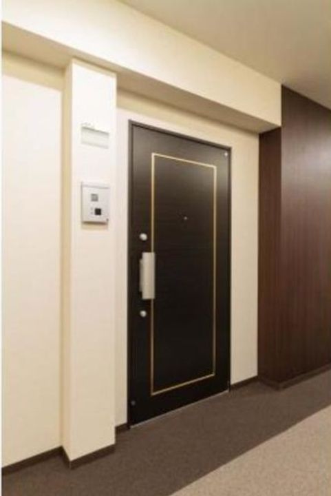 グランパレス東京八重洲アベニューの玄関