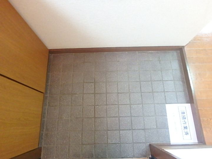 野中ハイツの玄関