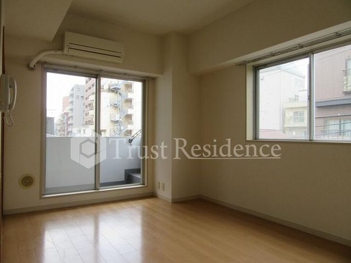 ラ・フォレ根岸の居間