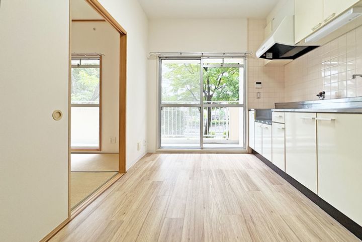 URアルビス池田の居間