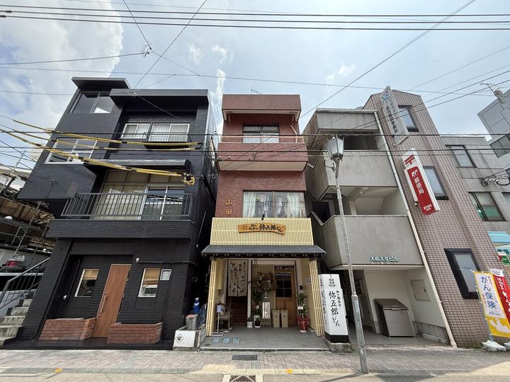 山田ビルの外観